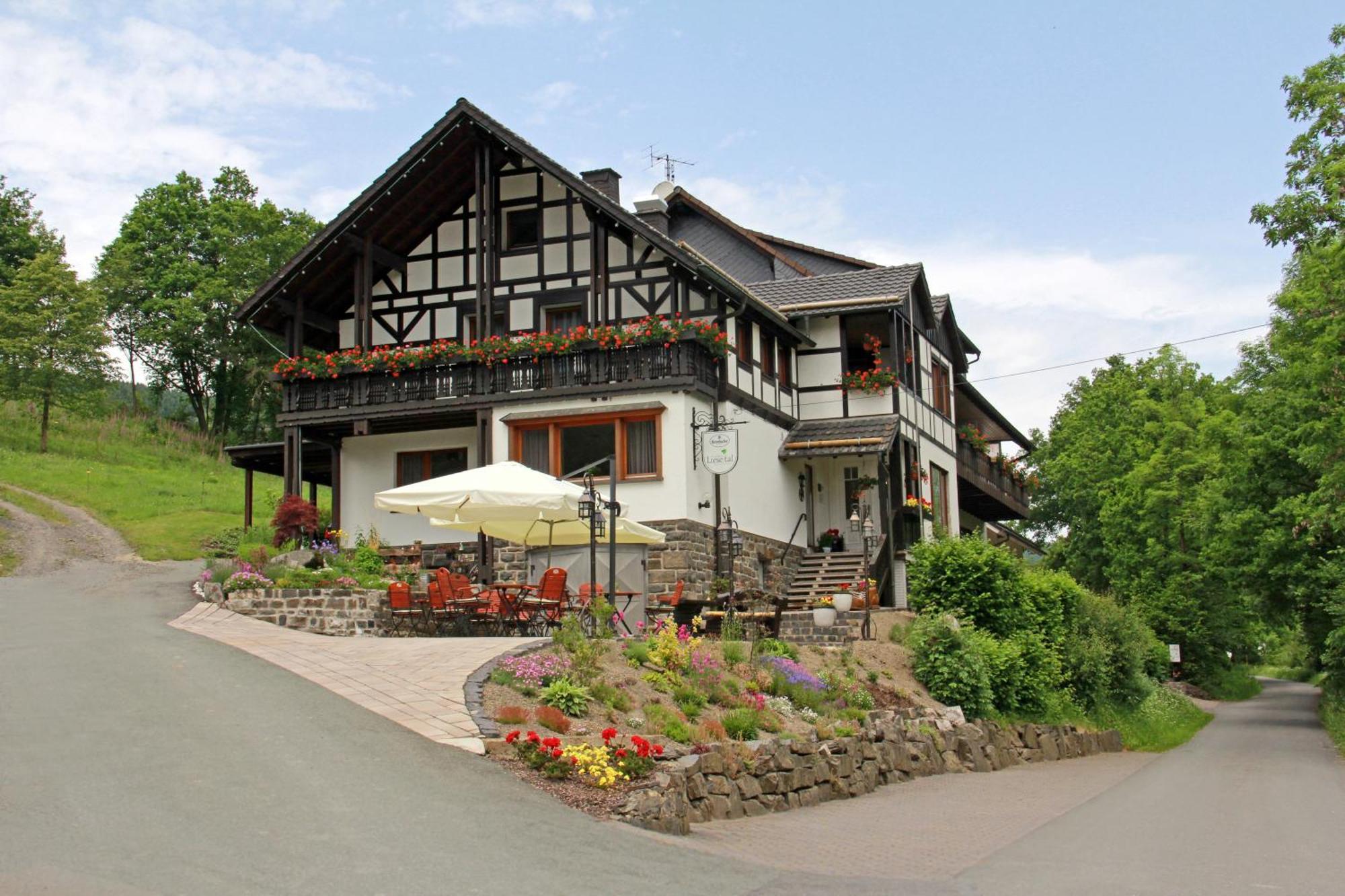 Landidyll Landhaus Liesetal Халленберг Экстерьер фото